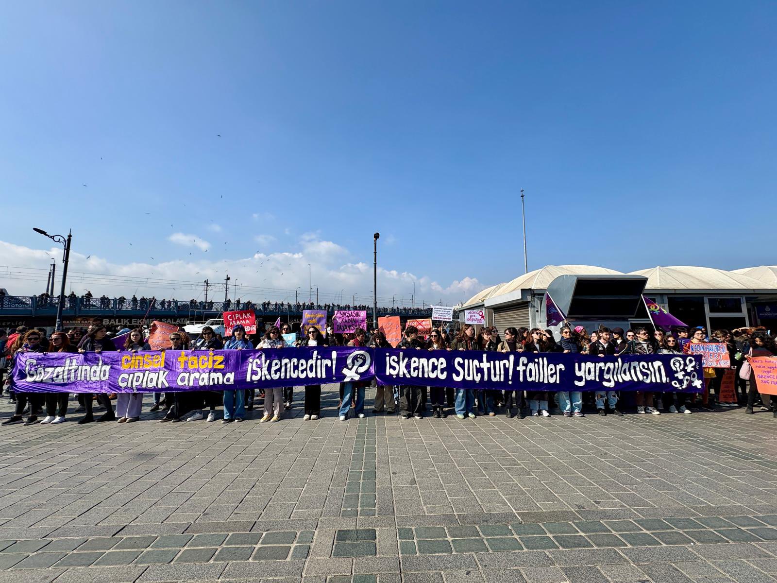 “Kadınlara ve LGBTİ+’lara cinsiyetçi küfürler etmek, tecavüz tehdidinde bulunmak cinsel tacizdir, suçtur” Kaos GL - LGBTİ+ Haber Portalı