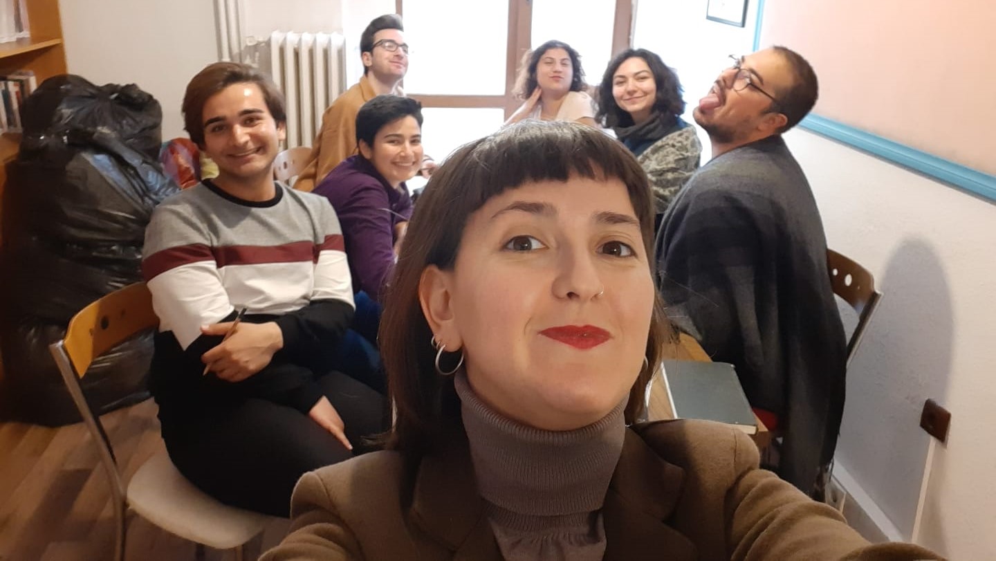 “Karikatür önyargıları yıkıyor mu, yenilerini mi inşa ediyor?” Kaos GL - LGBTİ+ Haber Portalı