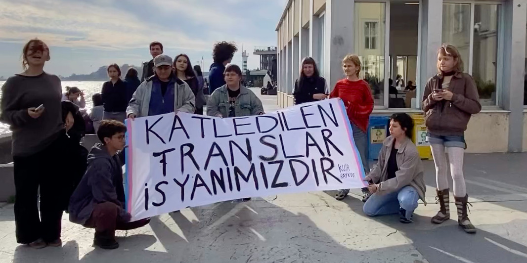 Kuir Baykuş, 20 Kasım için kampüste basın açıklaması yaptı: “Mücadeleyi büyütecek, yaşayacak ve yaşatacağız” | Kaos GL - LGBTİ+ Haber Portalı Haber