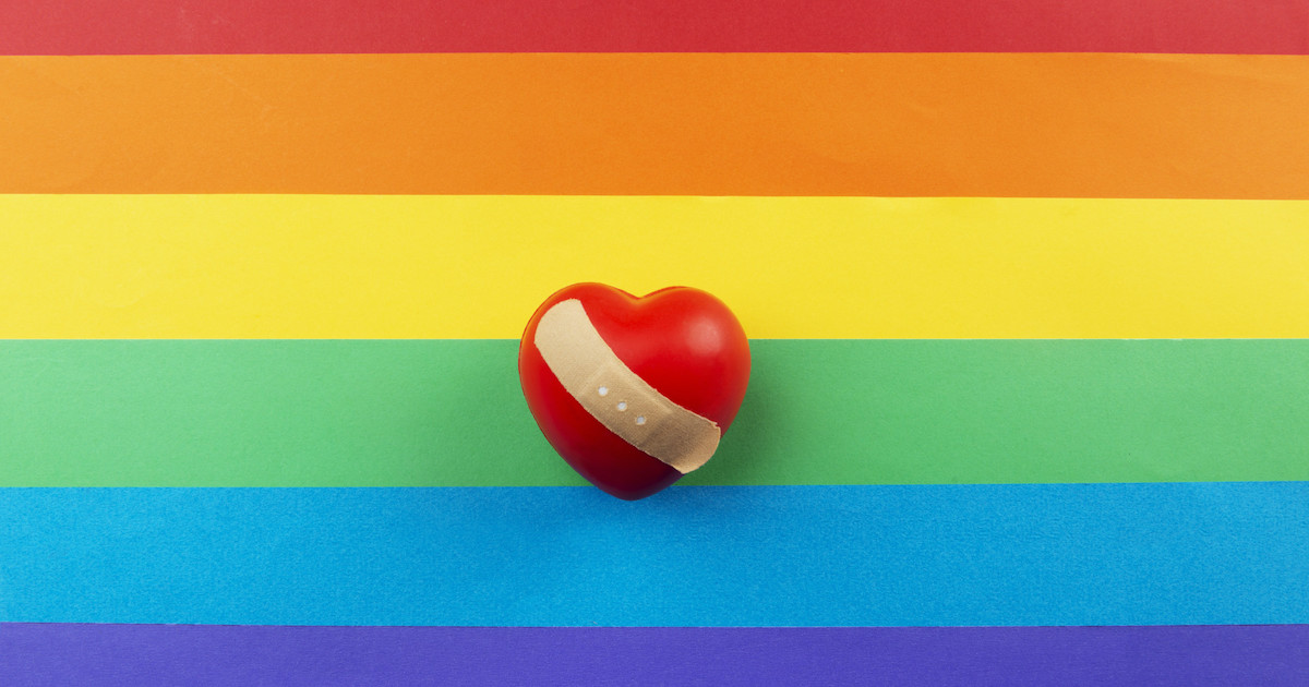 Üroloğun attığı taşı uzman hekimler çıkarmaya çalışıyor Kaos GL - LGBTİ+ Haber Portalı