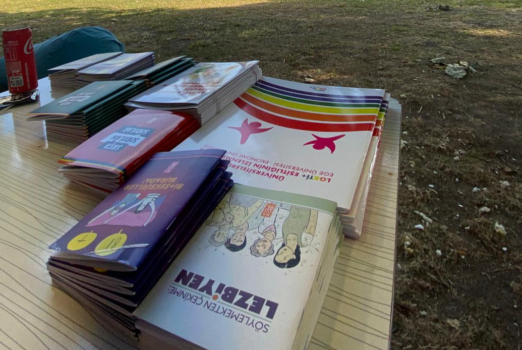 LGBTİ+ gençler 92. İzmir Enternasyonal Fuarı’ndaydı Kaos GL - LGBTİ+ Haber Portalı