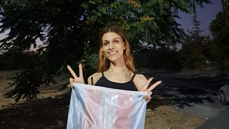LGBTİ+ hakları aktivisti İris Mozalar tahliye edildi | Kaos GL - LGBTİ+ Haber Portalı Haber