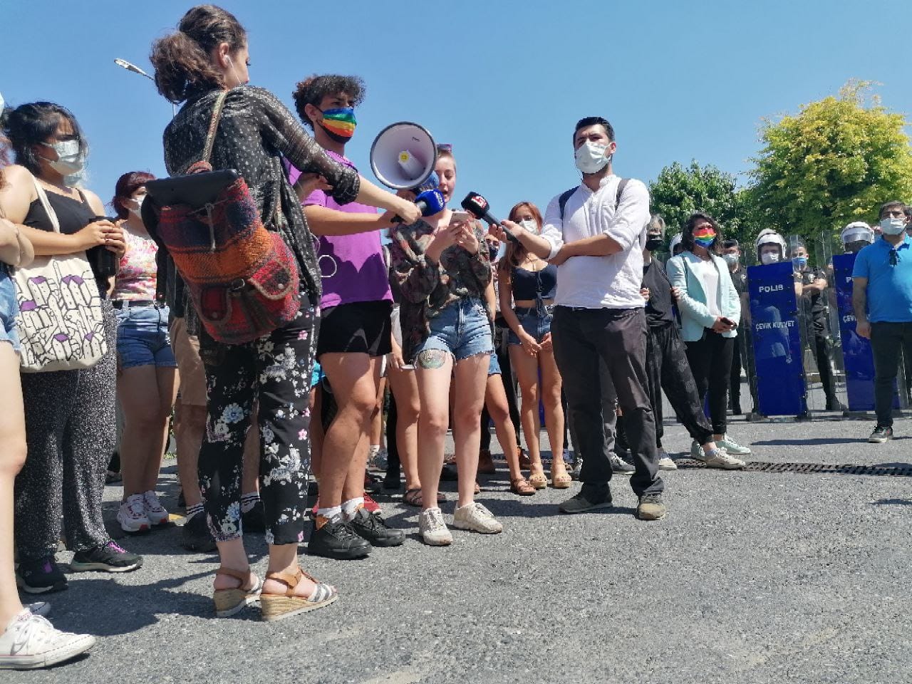 “LGBTİ+ hakları baskılanamaz ve gökkuşağı yargılanamaz” Kaos GL - LGBTİ+ Haber Portalı