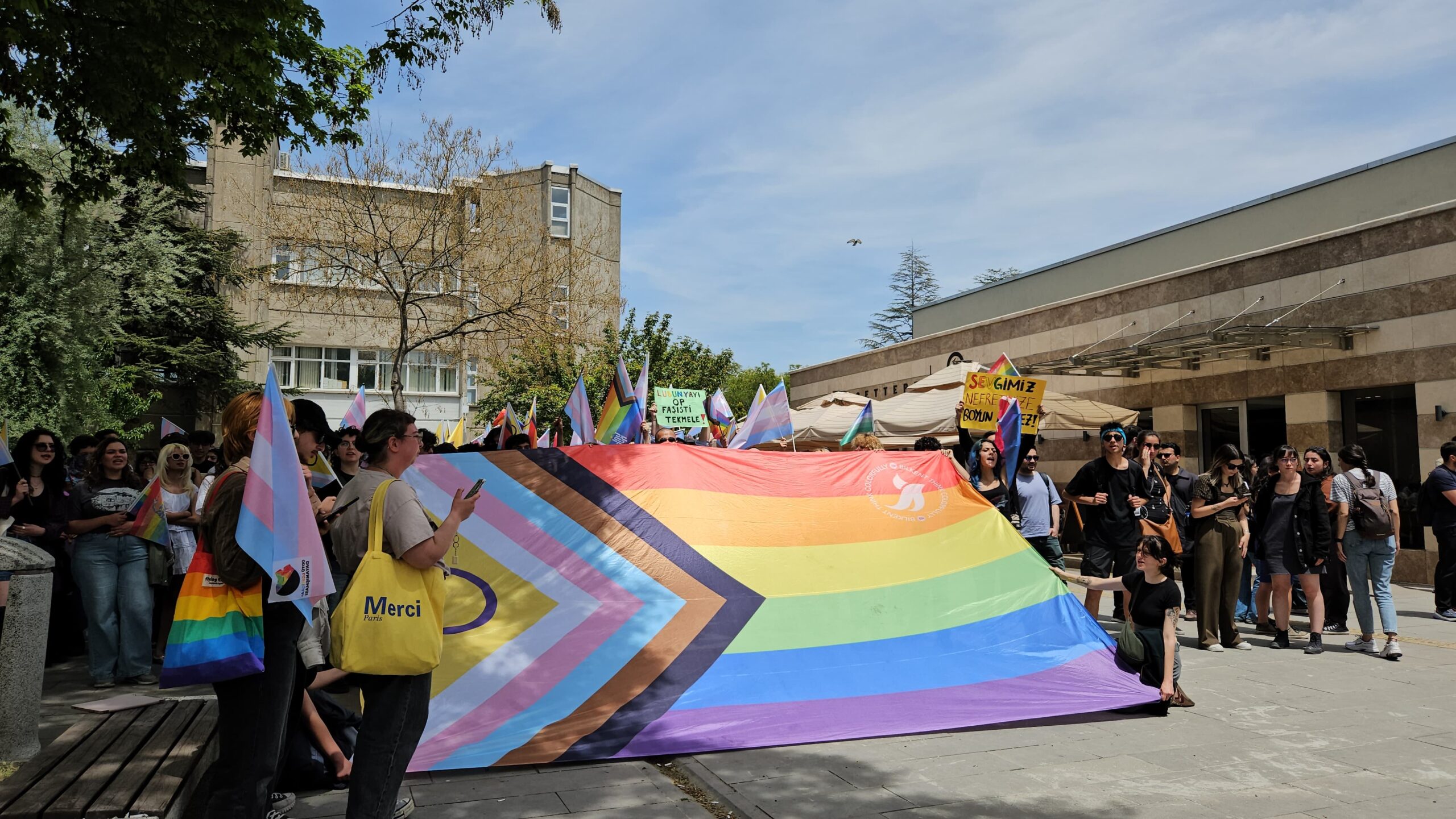 “LGBTİ+ karşıtı yasa taslağı geçmeden uygulanmaya başladı!” | Kaos GL - LGBTİ+ Haber Portalı Haber