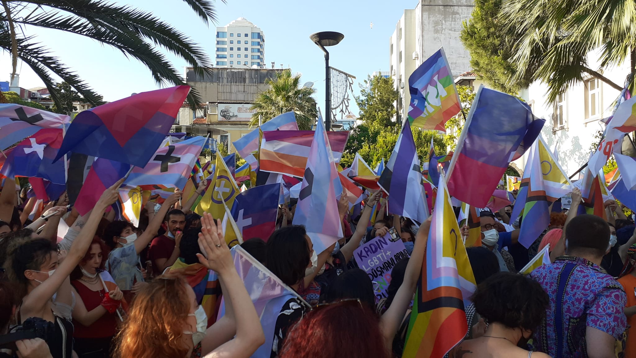 İzmir Onur Haftası toplantısı 10 Şubat’ta Kaos GL - LGBTİ+ Haber Portalı