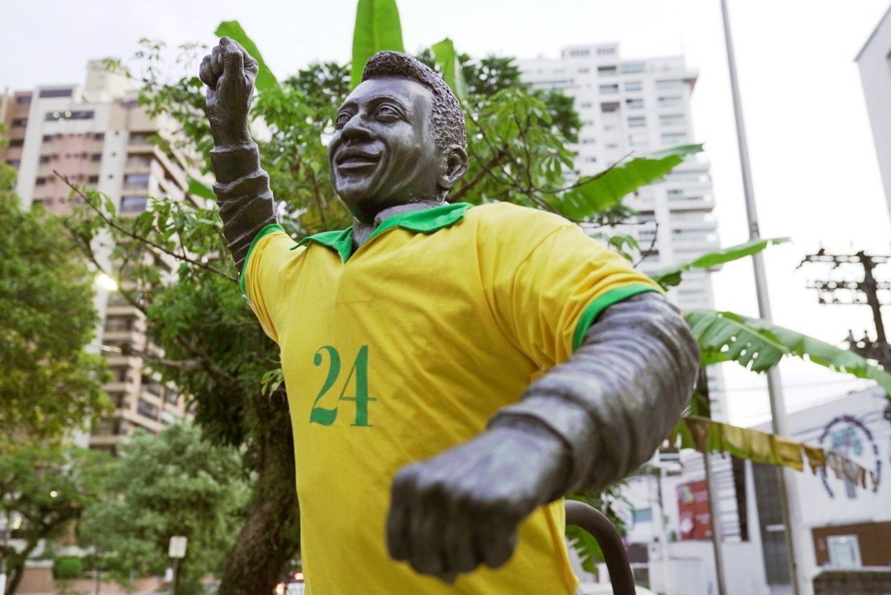 LiGay’den Pelé ‘ye 24 numaralı forma | Kaos GL - LGBTİ+ Haber Portalı Haber