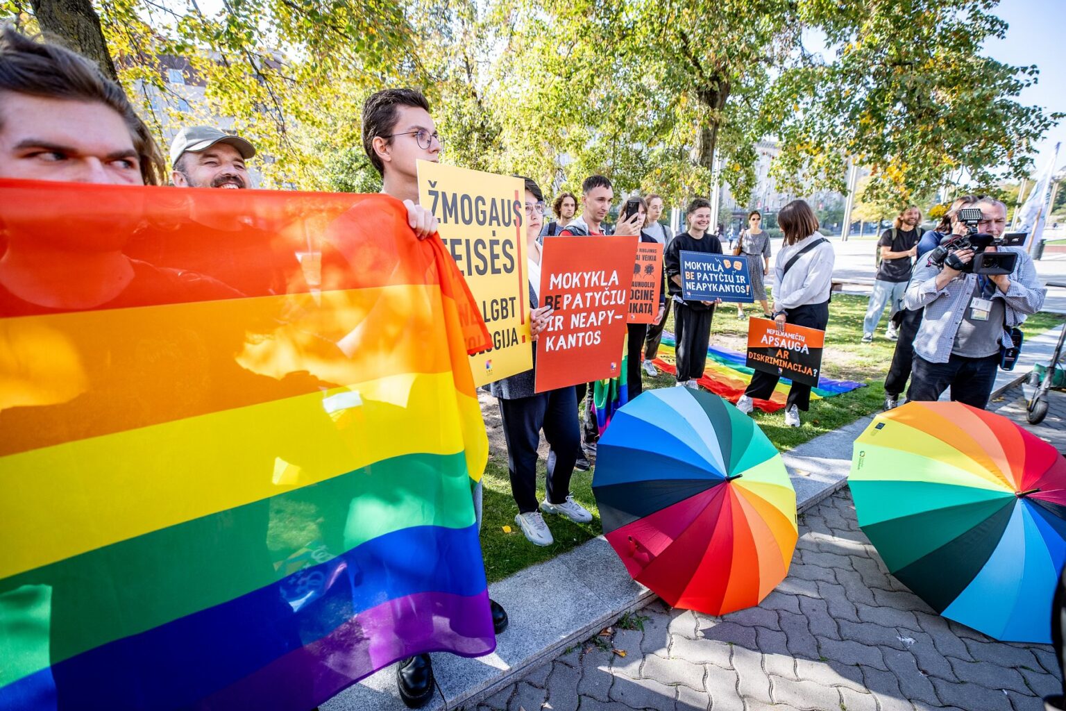 Litvanya Anayasa Mahkemesi, LGBTİ+ karşıtı yasanın anayasaya aykırı olduğuna hükmetti | Kaos GL - LGBTİ+ Haber Portalı Haber