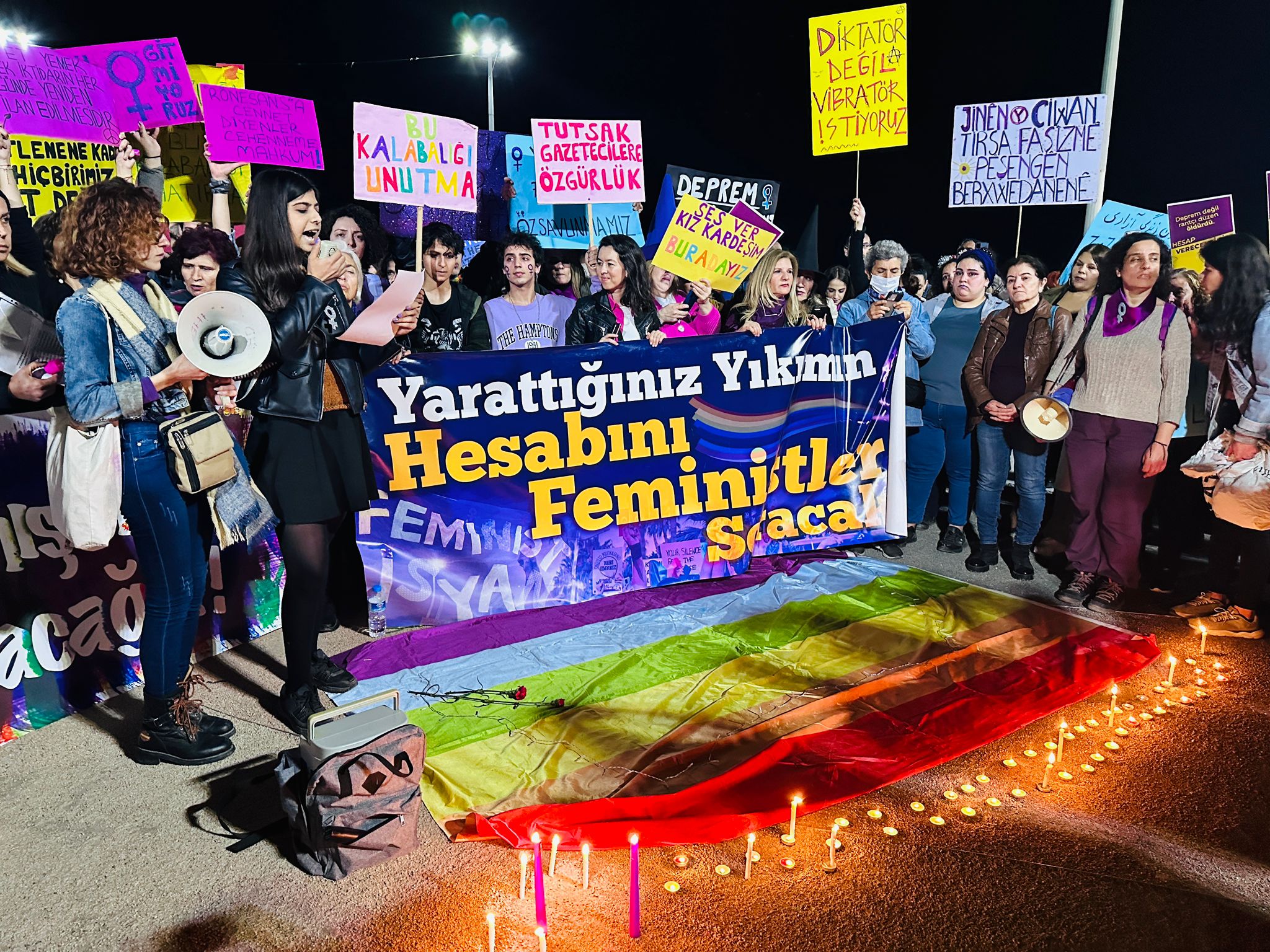 Mersin’de 8 Mart: Yarattığınız yıkımın hesabını feministler soracak Kaos GL - LGBTİ+ Haber Portalı