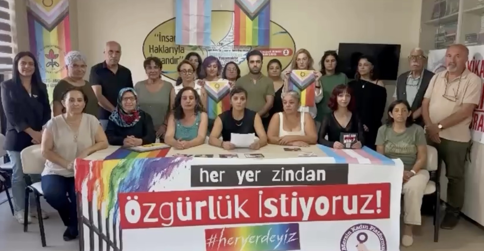 Mersin’de “Ailem Güvende” operasyonlarına karşı özgürlük çağrısı: “Bizi görün, sesimizi duyun!” | Kaos GL - LGBTİ+ Haber Portalı