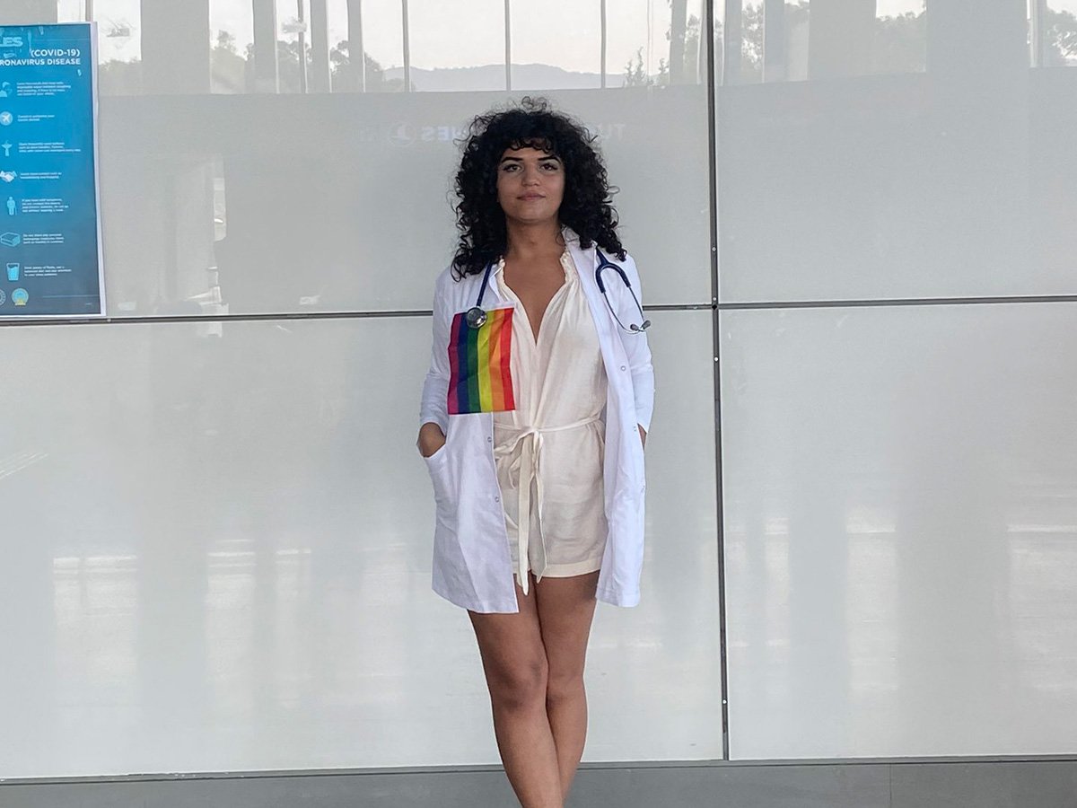 Meslekten men edilen trans doktor Larin Kayataş: “Bakanlığın hukuka aykırı işlemler tesis etmesine artık son vermesini talep ediyorum” | Kaos GL - LGBTİ+ Haber Portalı Haber