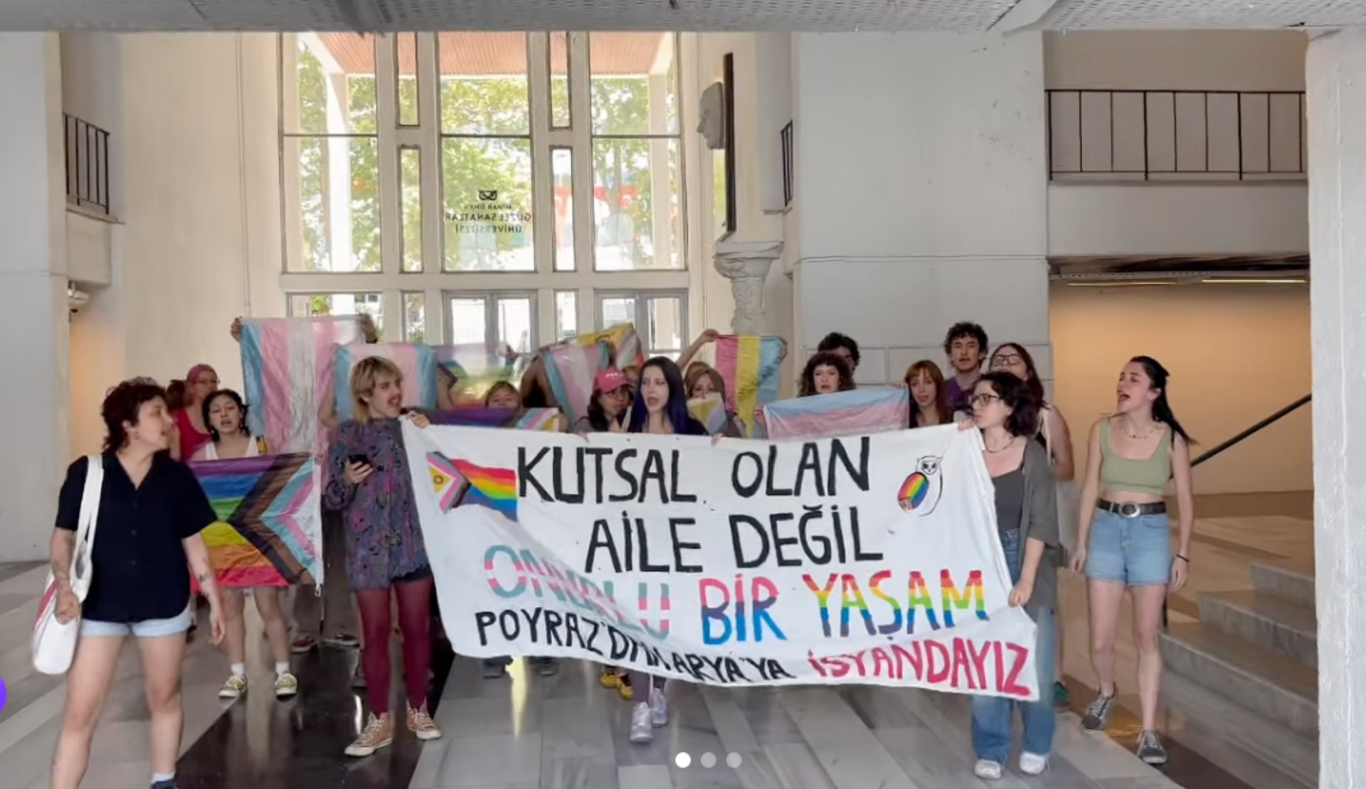 Mimar Sinan Güzel Sanatlar Üniversitesi’nde 4. Onur Yürüyüşü yapıldı: “Nefrete inat, yaşasın hayat!” Kaos GL - LGBTİ+ Haber Portalı