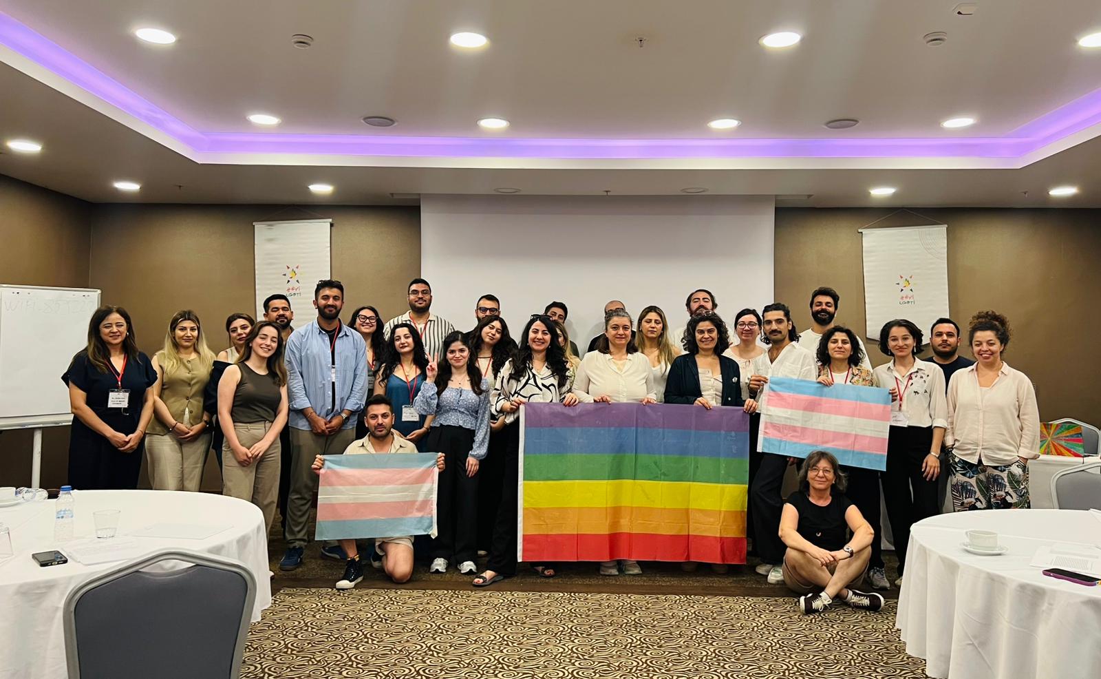Mülteci LGBTİ+’ların haklara erişimi HEVİ’nin buluşmasında konuşuldu Kaos GL - LGBTİ+ Haber Portalı