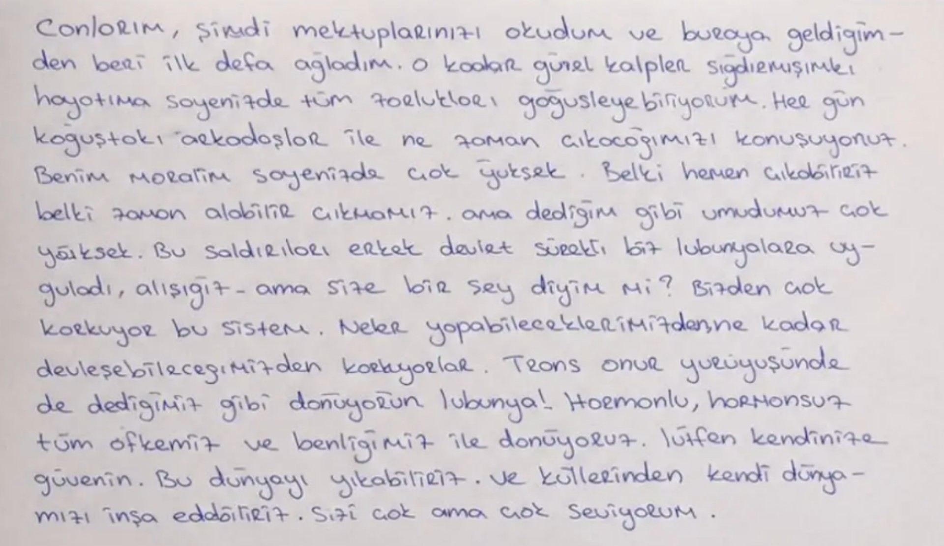 NATO operasyonunda tutuklanan LGBTİ+ aktivisti Duru’dan mesaj var: “Bu sistem bizden çok korkuyor” | Kaos GL - LGBTİ+ Haber Portalı Haber