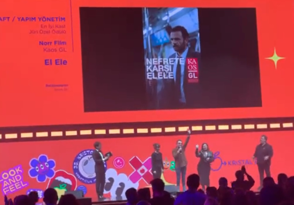 “Nefrete Karşı El Ele” Kristal Elma’dan ödülle döndü Kaos GL - LGBTİ+ Haber Portalı