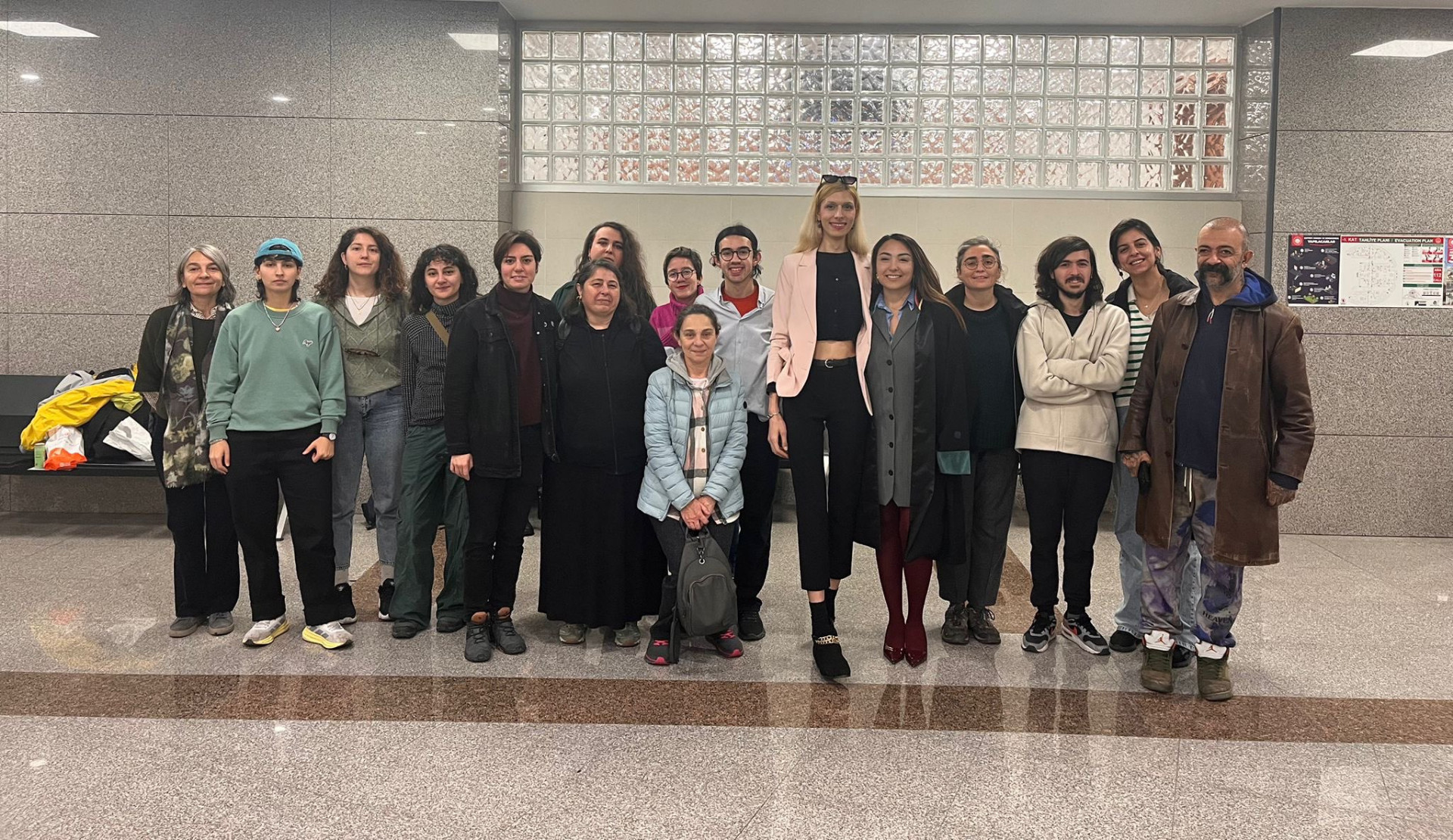 Observers were not allowed into the trial of İris Mozalar concerning the Feminist Night March | Kaos GL - News Portal for LGBTI+ News
