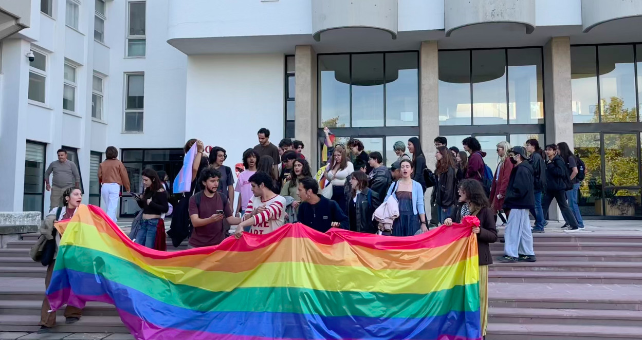 ODTÜ’lü öğrenciler 11. Yargı Paketi’ne karşı kampüsteydi: “Bir kişi daha kaybetmemek için buradayız” | Kaos GL - LGBTİ+ Haber Portalı Haber