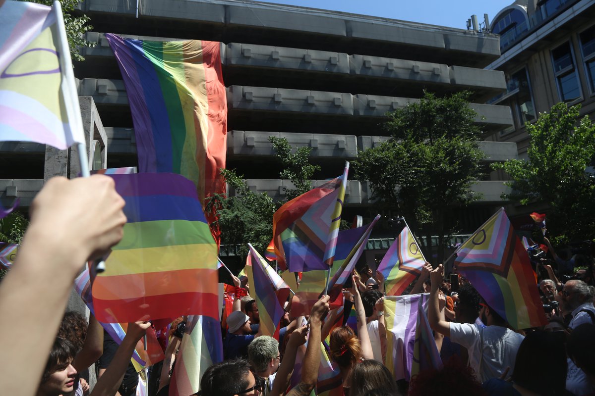 Onur Yürüyüşü’nde gözaltına alındı, yaralı ayağı dört gün tedavi edilmedi! | Kaos GL - LGBTİ+ Haber Portalı Haber
