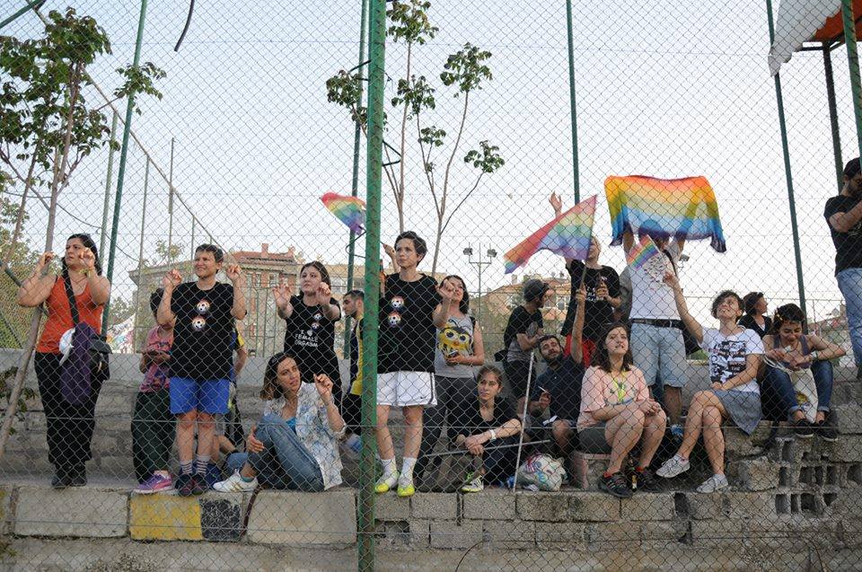 “Oyunumuzun hakim duyguları neşe ve keyiftir; aksi duygulara kırmızı kart gösterilir” Kaos GL - LGBTİ+ Haber Portalı
