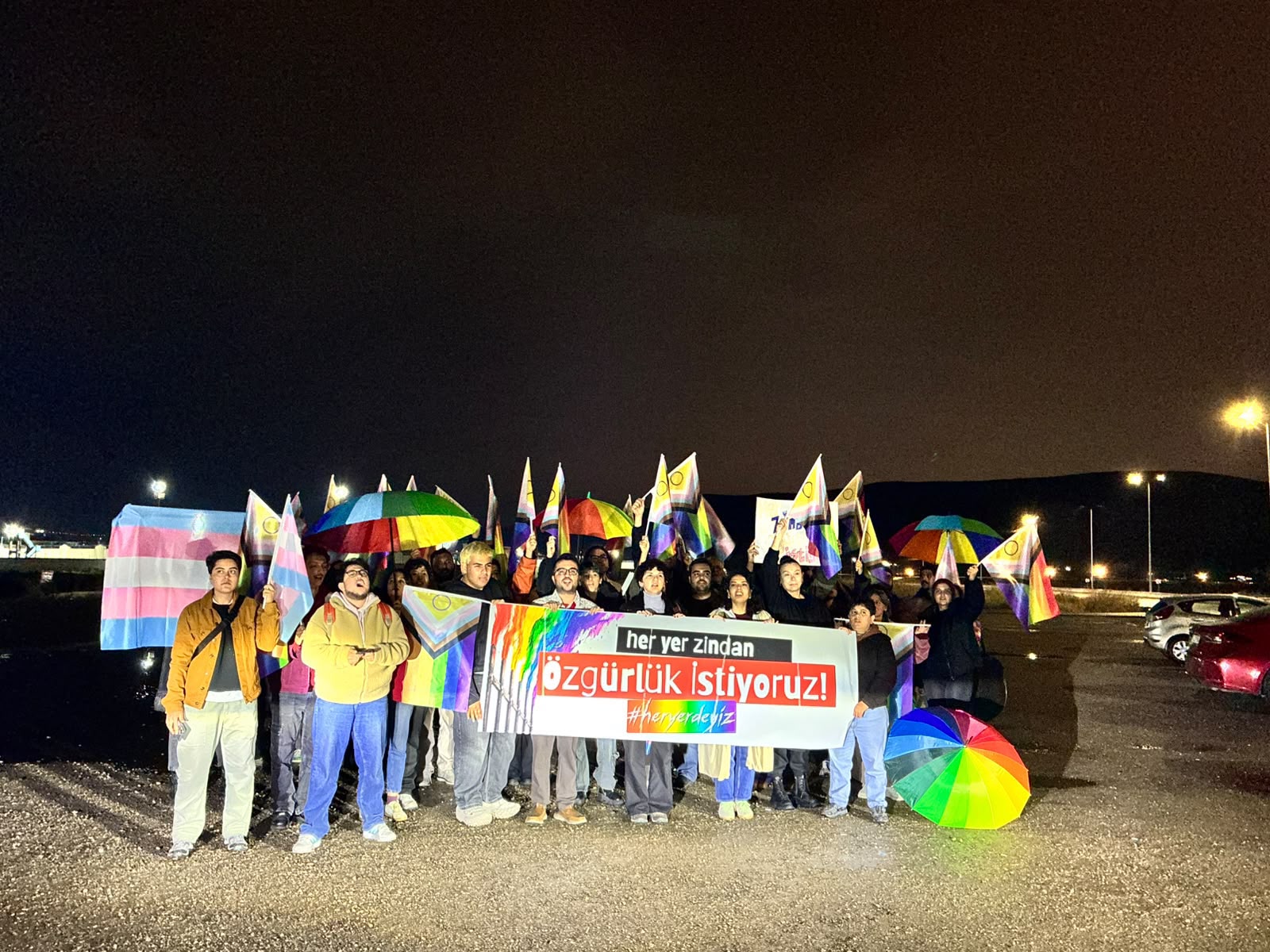 Özgürlük İstiyoruz Kampanyası Sincan Cezaevi önünden seslendi: “Tutsaklara özgürlük!” Kaos GL - LGBTİ+ Haber Portalı