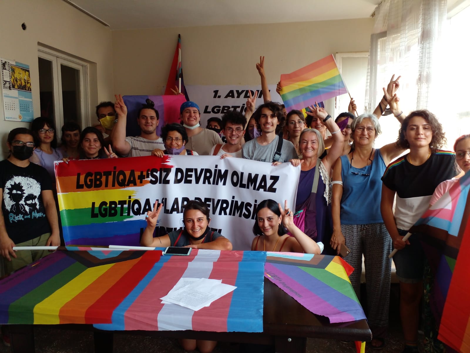 Polis 1.Aydın LGBTİ+ Yürüyüşü’nü engelledi! Kaos GL - LGBTİ+ Haber Portalı