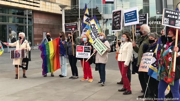 “Polonyalı Büyükanneler” LGBTİ+ hakları için sokakta Kaos GL - LGBTİ+ Haber Portalı
