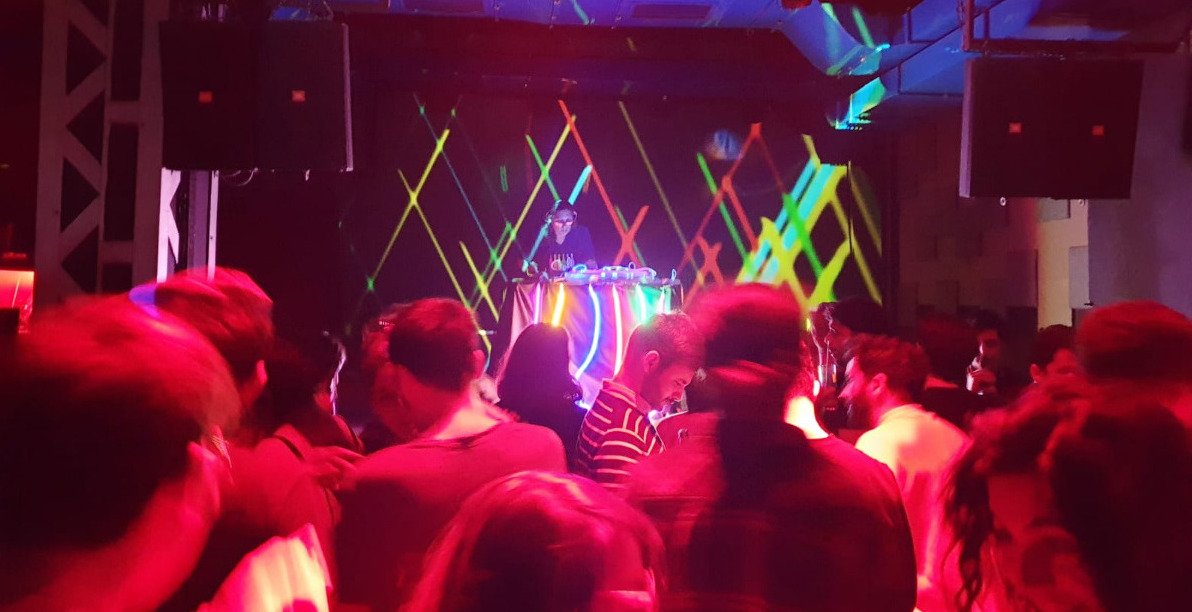 Queer gece hayatı çalışanlarına destek olma çağrısı | Kaos GL - LGBTİ+ Haber Portalı