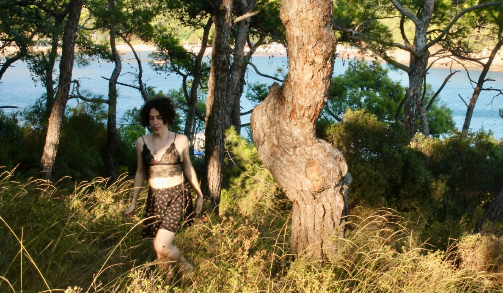 “Queer Poetiktir” şiir gecesi 8 Aralık’ta Kaos GL - LGBTİ+ Haber Portalı