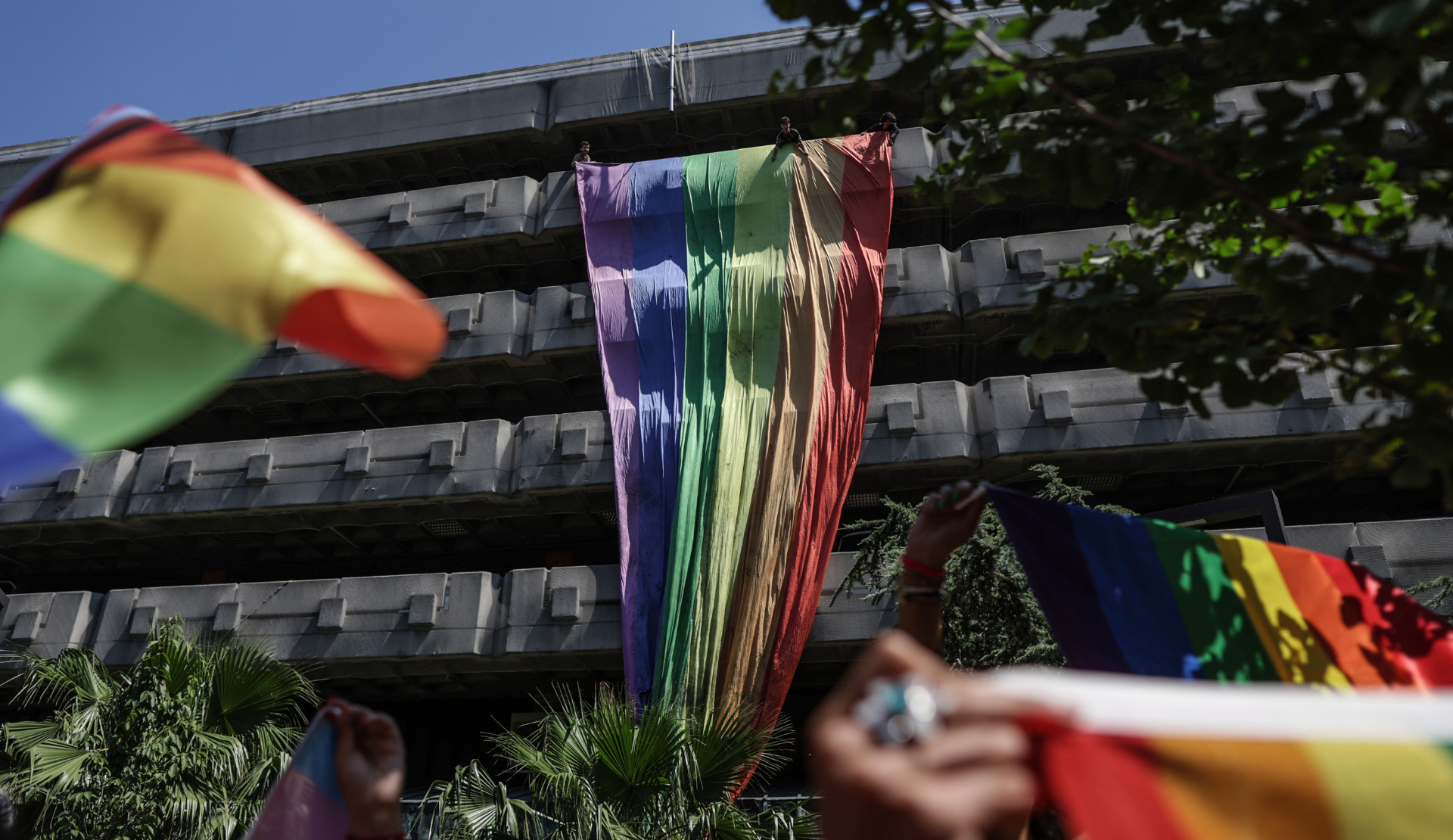 Rights violations against LGBTI+s in December: Politicians led the hate, trans women became targets of violence | Kaos GL - News Portal for LGBTI+ News