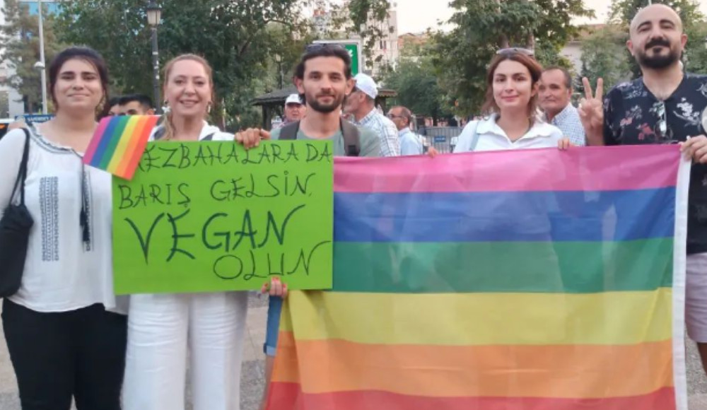 “Savaşı barışla, her yürüyüşümüzü onur yürüyüşüne çevirerek aşacağız” Kaos GL - LGBTİ+ Haber Portalı