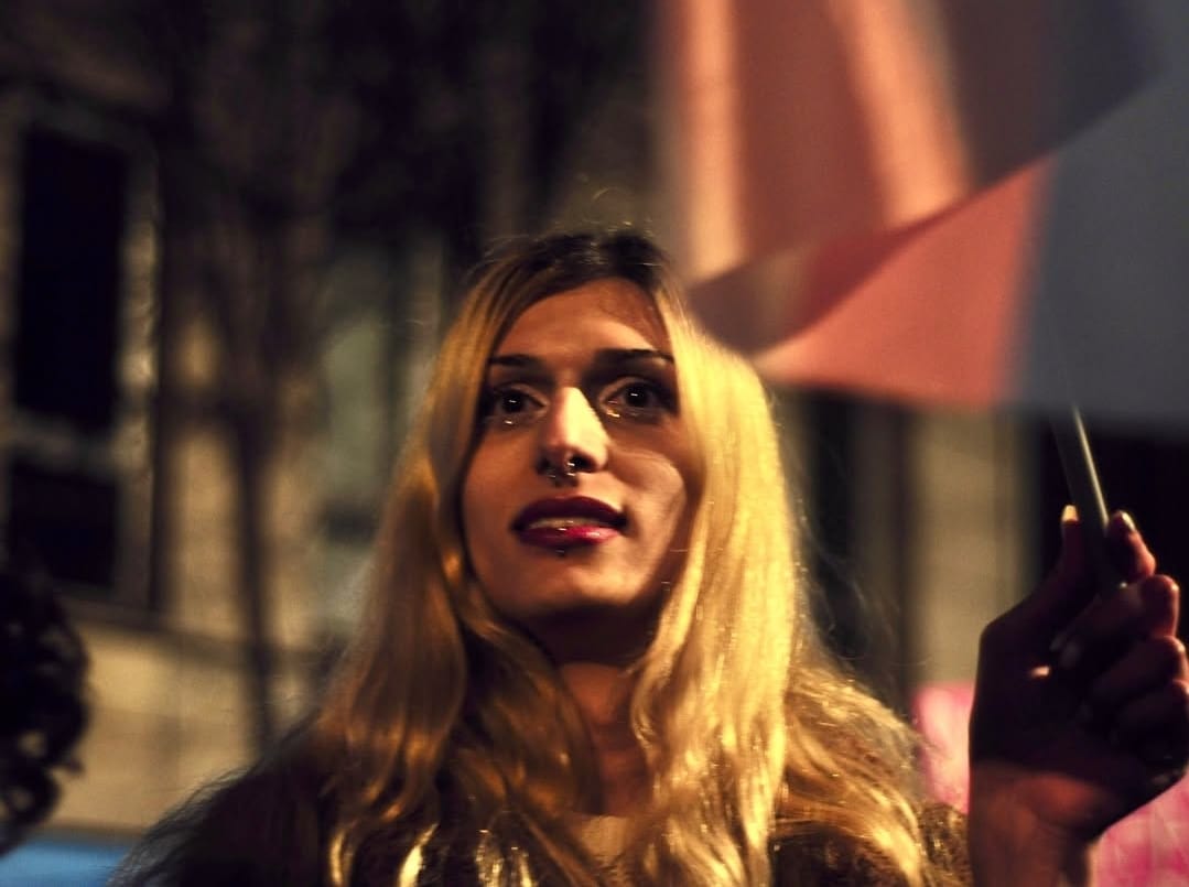 Savcılık, trans aktivist İris Mozalar’ın “cumhurbaşkanına hakaret” suçlamasıyla cezalandırılmasını istedi! Kaos GL - LGBTİ+ Haber Portalı