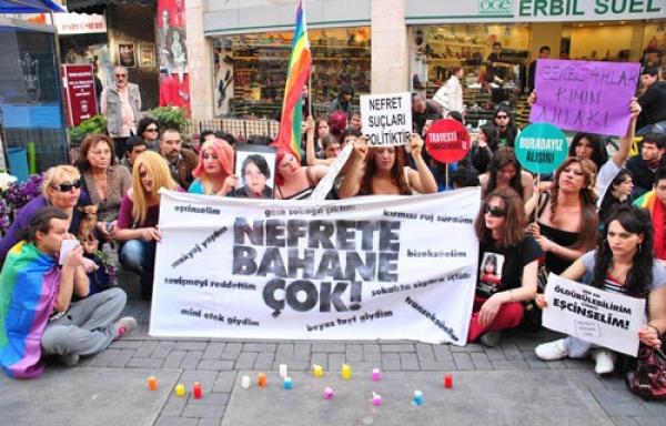 Şiddete maruz bırakılan transların “sanık” koltuğunda “yargılandığı” davanın ilk duruşması görüldü Kaos GL - LGBTİ+ Haber Portalı