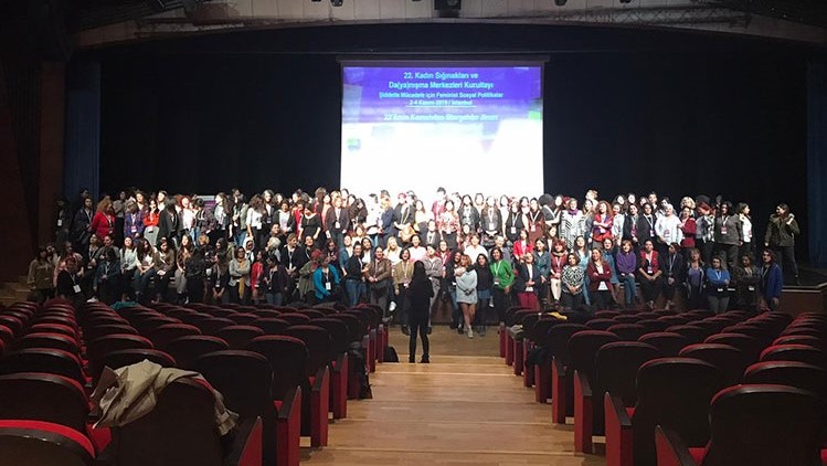 Sığınaksız bir dünyada şiddetle mücadele için feminist politikalar Kaos GL - LGBTİ+ Haber Portalı