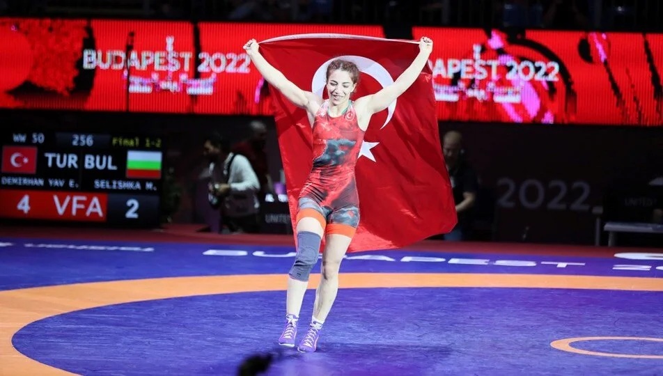 Support from wrestling champion Evin Demirhan to Ebrar Karakurt | Kaos GL - News Portal for LGBTI+ News