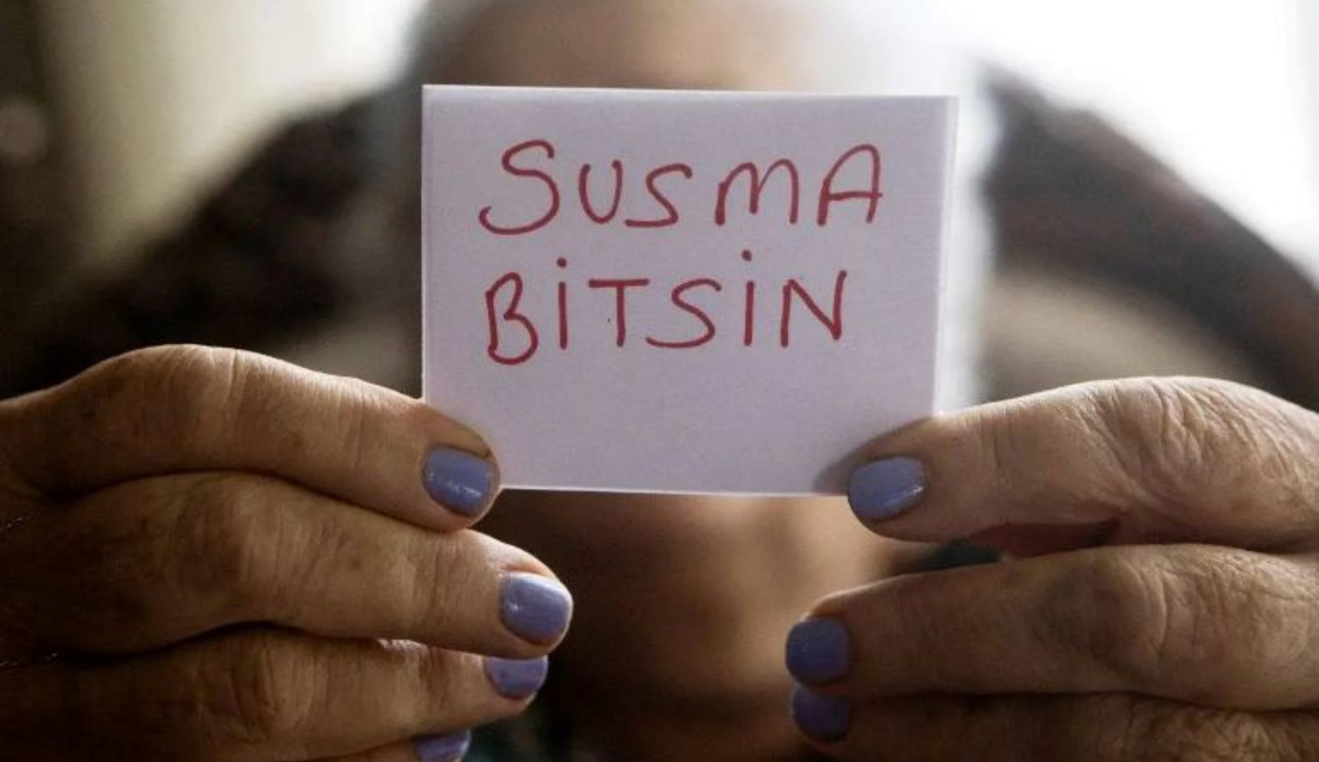 Susma Bitsin ve Komedyen Kadınlar İnisiyatifi: “Sahnelerin şiddete maruz bırakılanlar için güvenli hale getirilmesi gerekiyor” | Kaos GL - LGBTİ+ Haber Portalı Haber