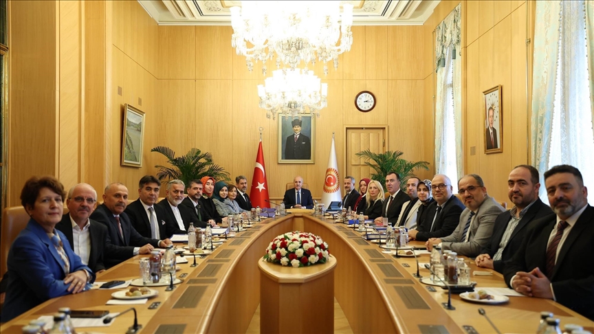 TBMM Başkanı Numan Kurtulmuş, LGBTİ+ düşmanı Büyük Aile Platformu ile buluştu Kaos GL - LGBTİ+ Haber Portalı