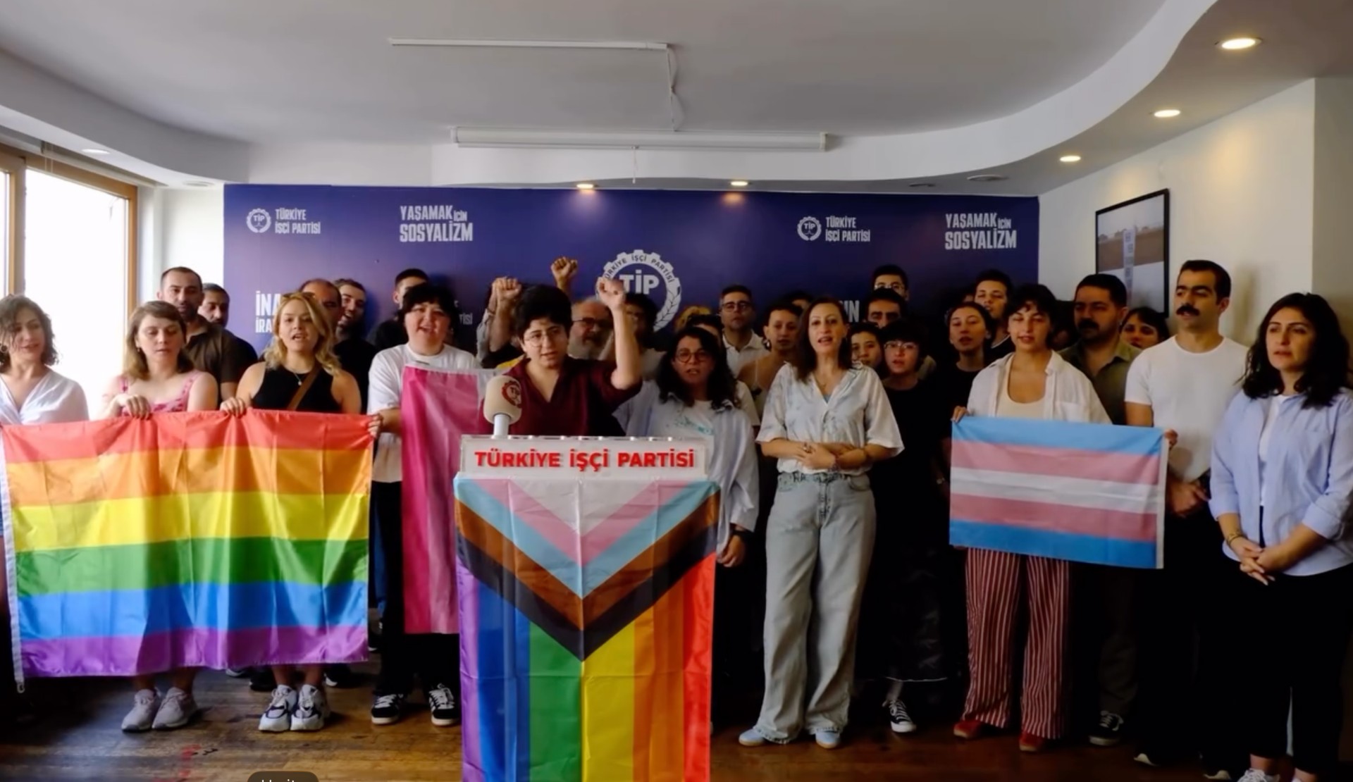 TİP LGBTİ+ Bürosu: "40 yıldır süren LGBTİ+ mücadelesini kriminalize edemez, görünürlüğümüzü suç sayamazsınız” | Kaos GL - LGBTİ+ Haber Portalı