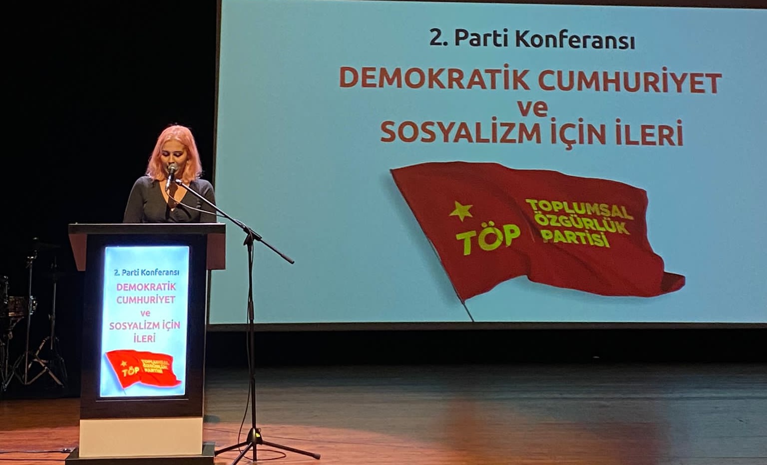 TÖP konferansında gökkuşağı bayrağının suç sayılmasına tepki Kaos GL - LGBTİ+ Haber Portalı