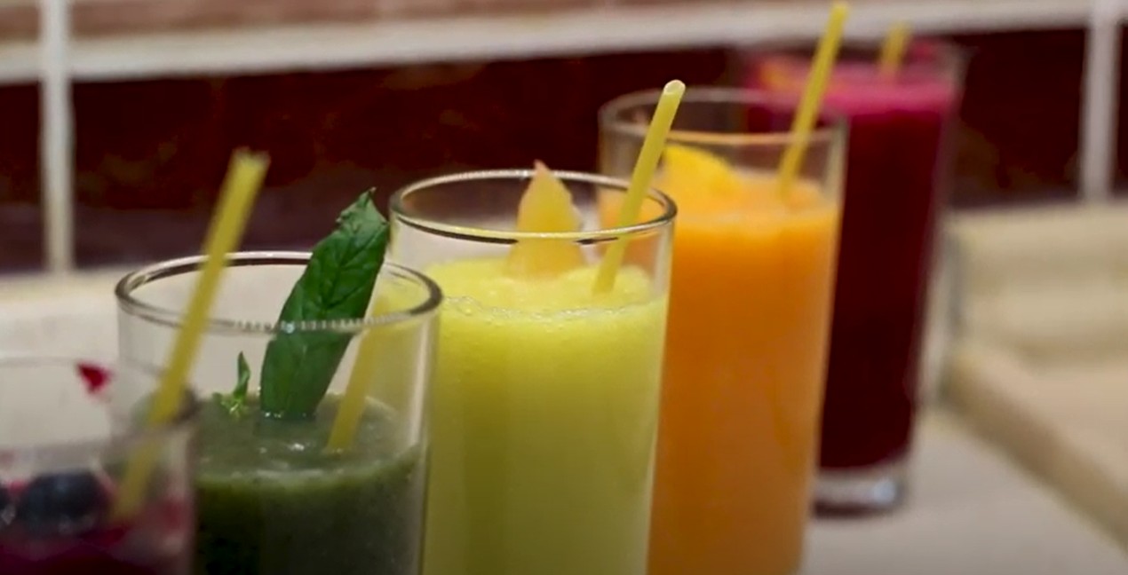 Tosun Vegan’dan yeni tarif: Rainbow Smoothie Kaos GL - LGBTİ+ Haber Portalı