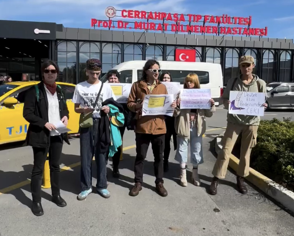 Trans Pride, Cerrahpaşa önünden seslendi: "Uyum süreçleri keyfi biçimde durduruldu, 25 yaş sınırı dayatılıyor" | Kaos GL - LGBTİ+ Haber Portalı Haber