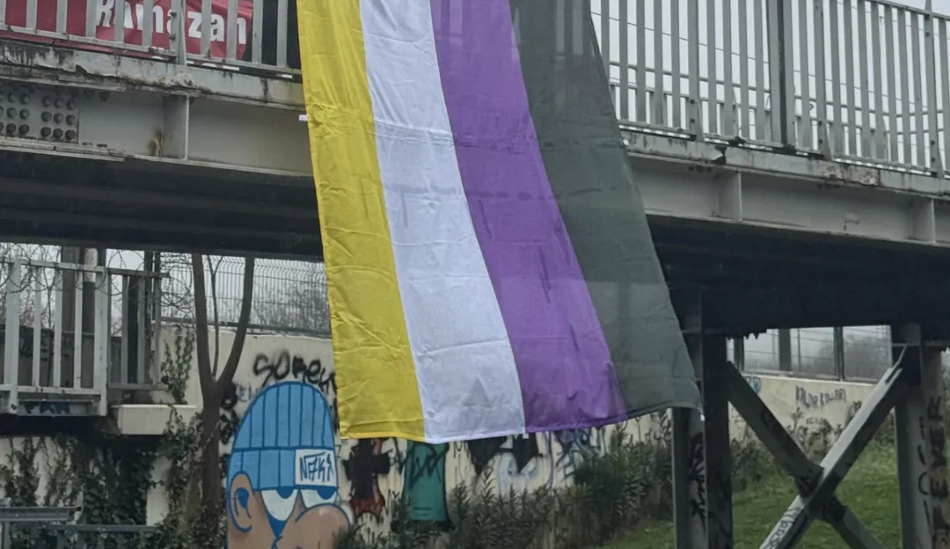 Trans Pride, Trans Görünürlük Günü’nde Ayrılık Çeşmesi’nde: “İkiliklere sığmaz taşarız” Kaos GL - LGBTİ+ Haber Portalı