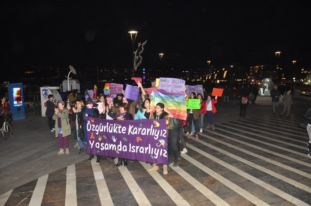 “Transfeminist isyanımızı büyütmek, yasımızı ve öfkemizi dayanışmayla buluşturmak için” Kaos GL - LGBTİ+ Haber Portalı