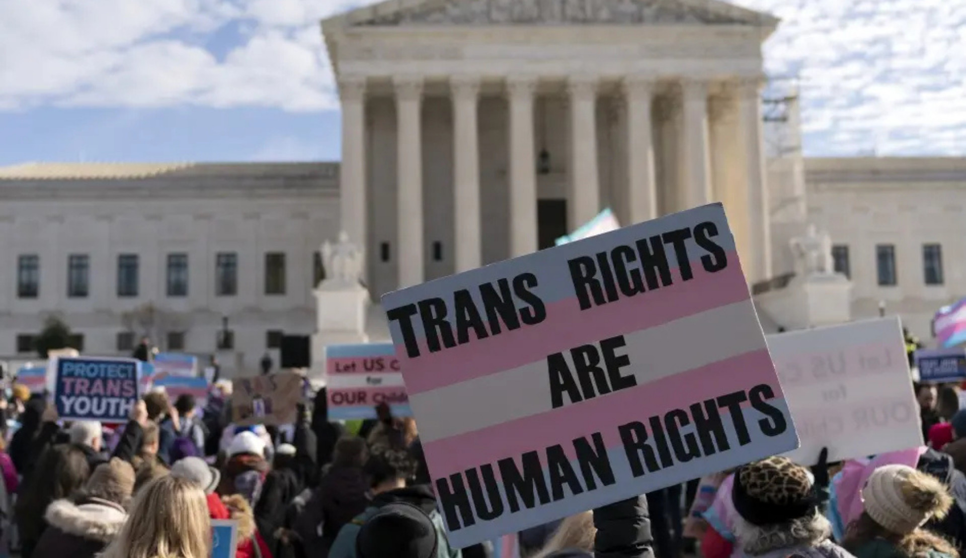 Trump, üniversiteleri “transları tanımama” hükmünü içeren sözleşmeyi imzalamaya zorluyor Kaos GL - LGBTİ+ Haber Portalı