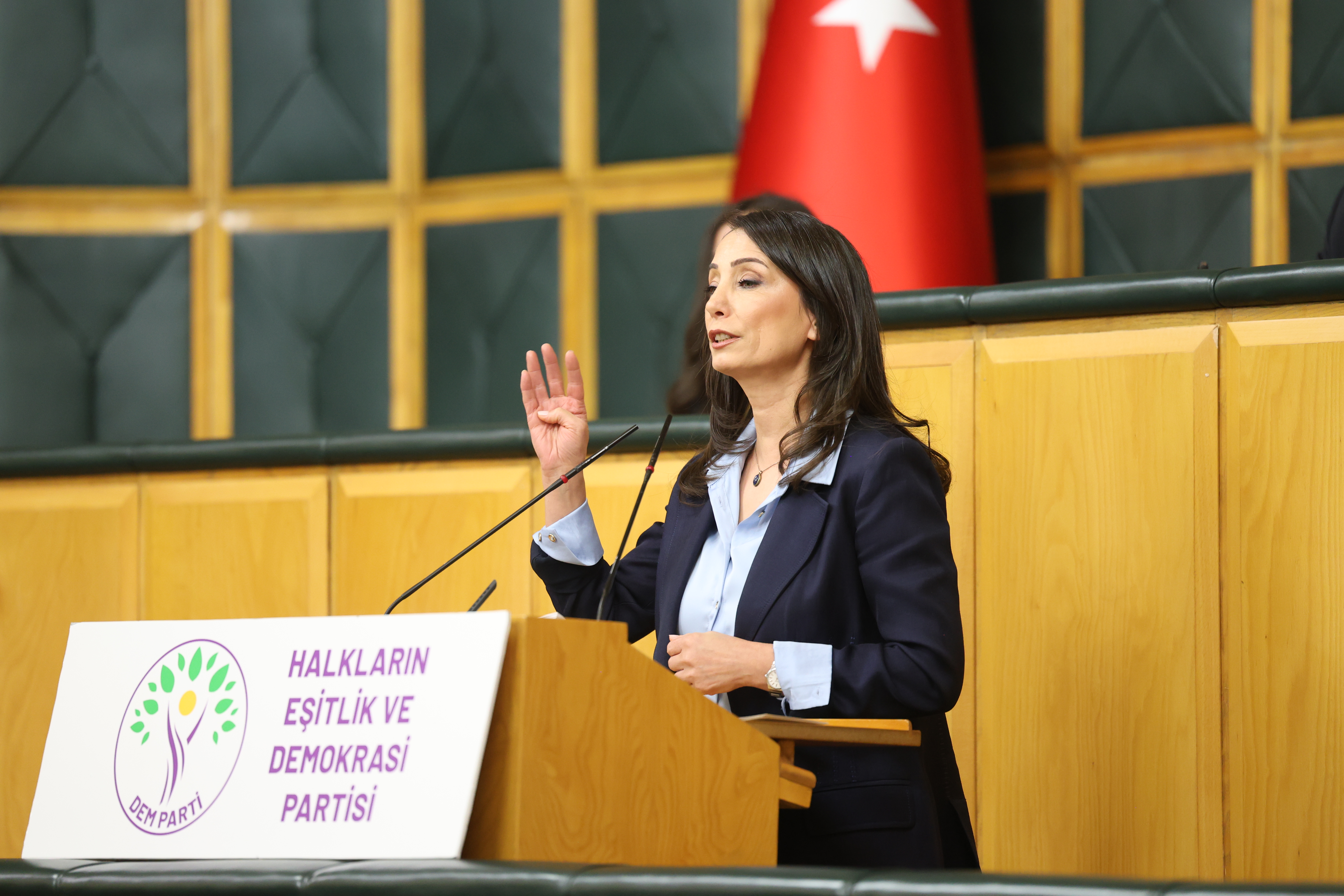 Tülay Hatimoğulları: “LGBTİ+ gençler bu ülkede hedef gösteriliyor, ayrımcılığa uğruyor” Kaos GL - LGBTİ+ Haber Portalı