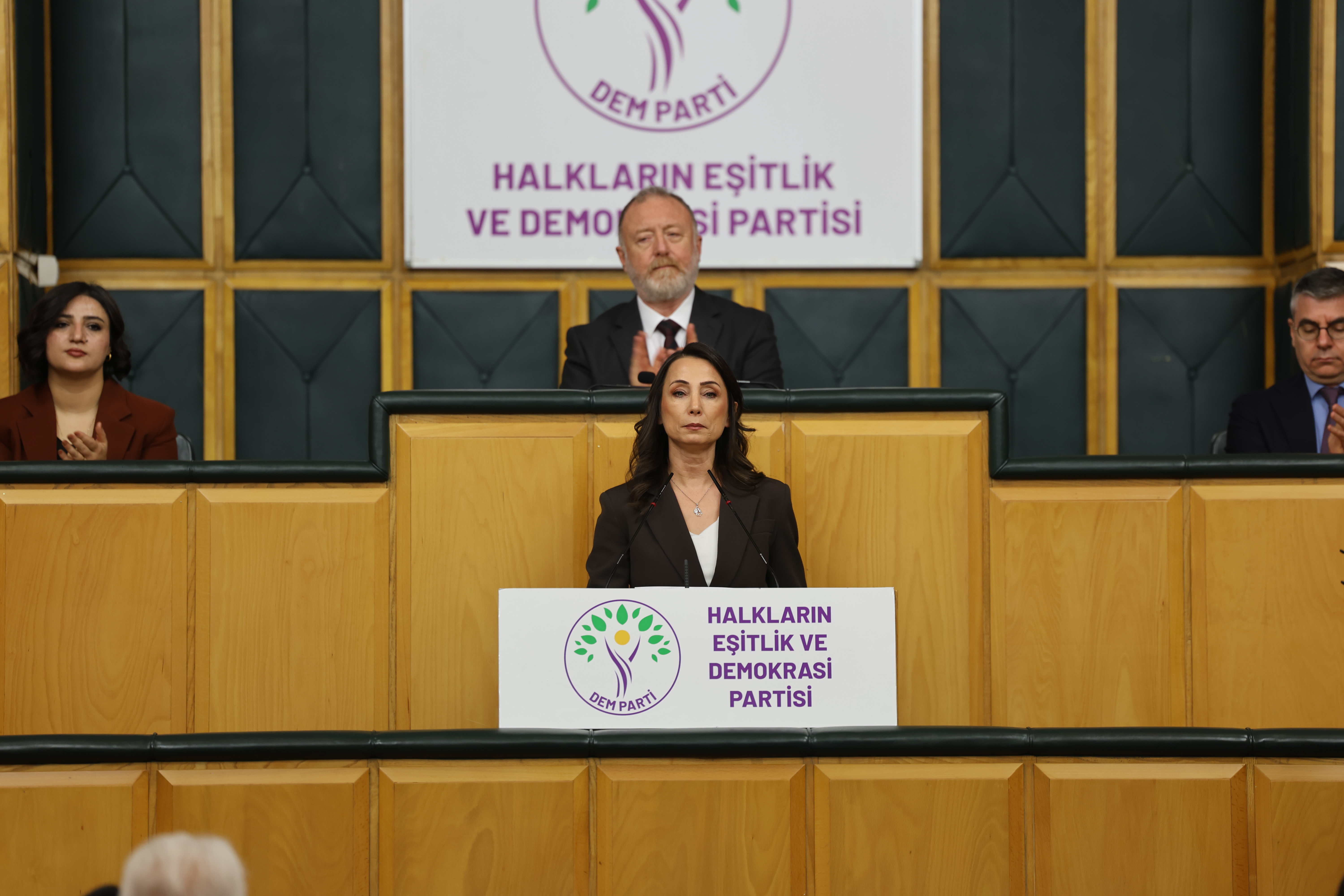 Tülay Hatimoğulları’ndan 1 Mayıs çağrısı: “LGBTİ+’larla ve kadınlarla 1 Mayıs'ta olacağız” | Kaos GL - LGBTİ+ Haber Portalı Haber