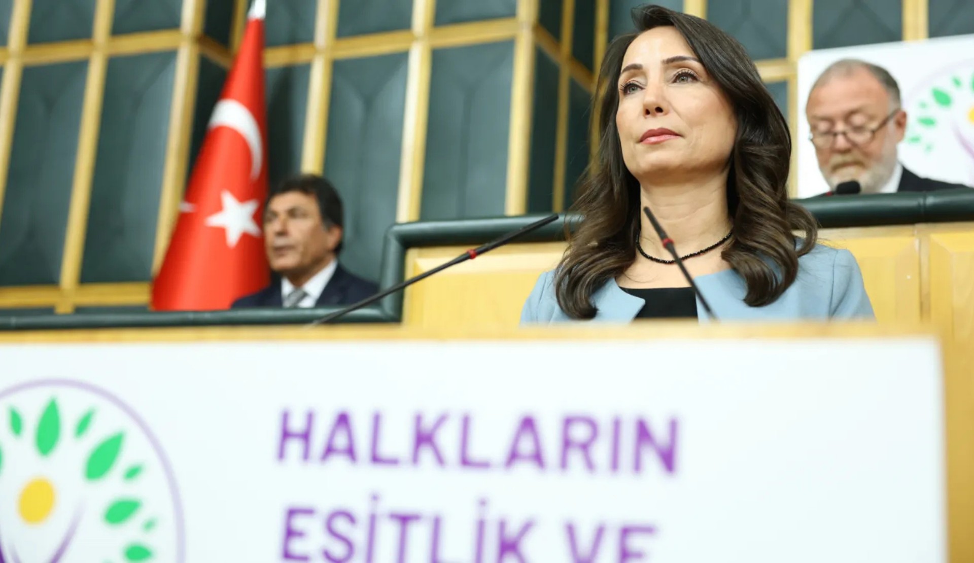 Tülay Hatimoğulları’ndan 12. Yargı Paketi tepkisi: “LGBTİ+'ların varlığını ve haklarını hedef alan düzenlemeler toplumsal eşitsizliği büyütüyor” Kaos GL - LGBTİ+ Haber Portalı