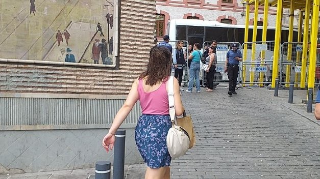 Tüm yollar kapansa da: 9. Trans Onur Yürüyüşü, Taksim’de! | Kaos GL - LGBTİ+ Haber Portalı Haber