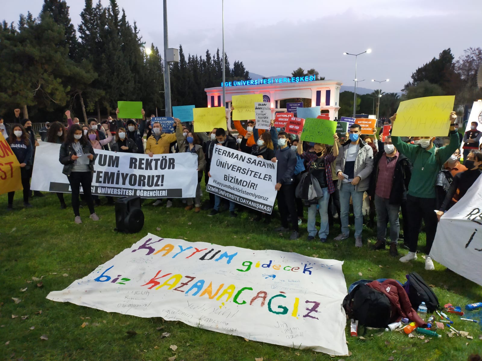 “Türcü, ırkçı, cinsiyetçi, LGBTİ+fobik söylemleri kampüslerimizden söküp atma kararlılığımızdır” Kaos GL - LGBTİ+ Haber Portalı