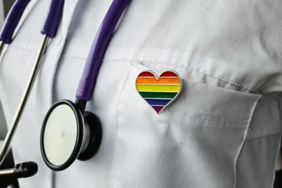 Türk Tabipleri Birliği’nden Aile Bakanlığı’nın toplumsal cinsiyet ve LGBTİ+ karşıtı talimatına tepki | Kaos GL - LGBTİ+ Haber Portalı Haber