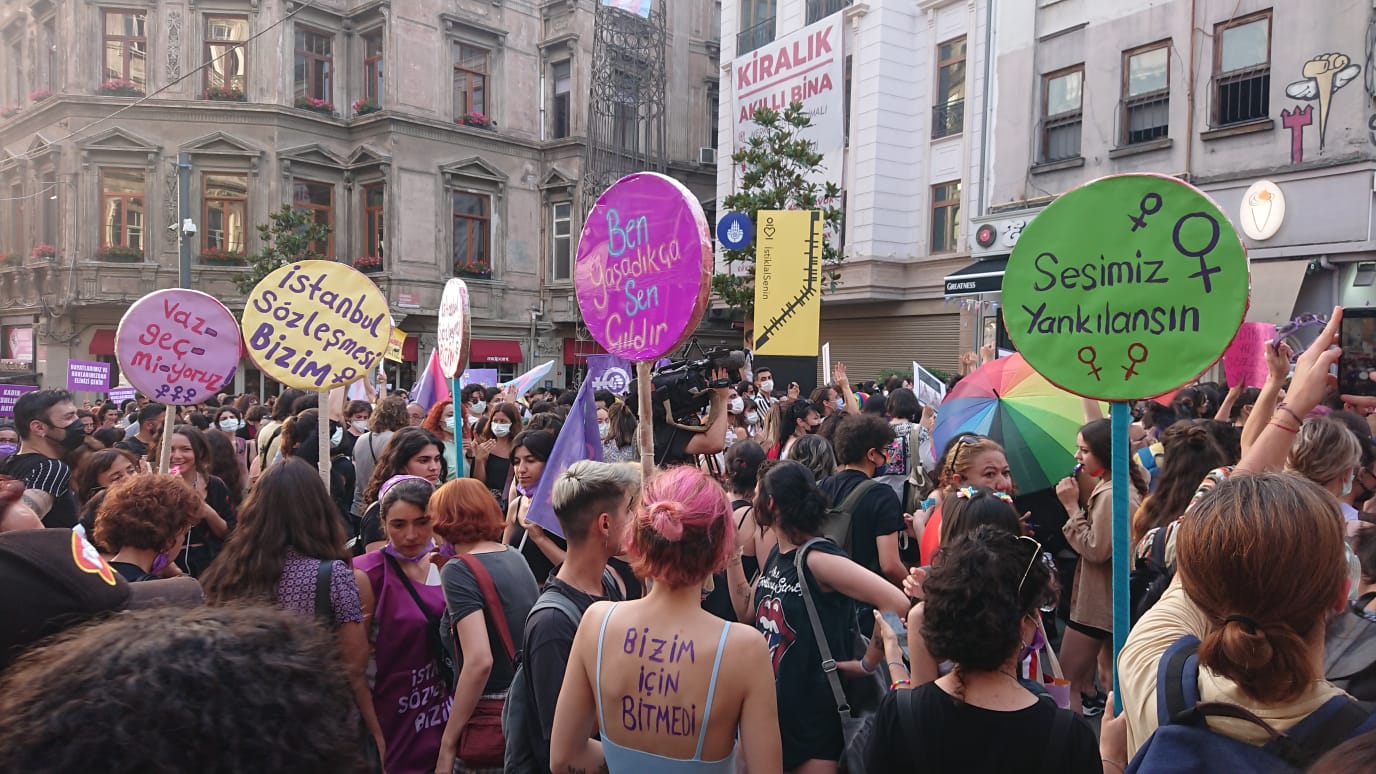 “Türkiye’de, haklarımızı bize rağmen tartışmaya açanlara karşı haklarımızı savunuyoruz” Kaos GL - LGBTİ+ Haber Portalı