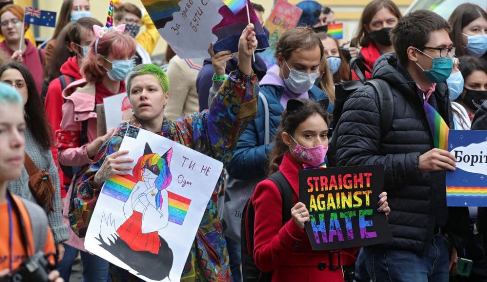 Ukrayna’daki translar transfobik şiddetten korunmak için hormon ilaçlarını kullanmayı bırakıyorlar! Kaos GL - LGBTİ+ Haber Portalı